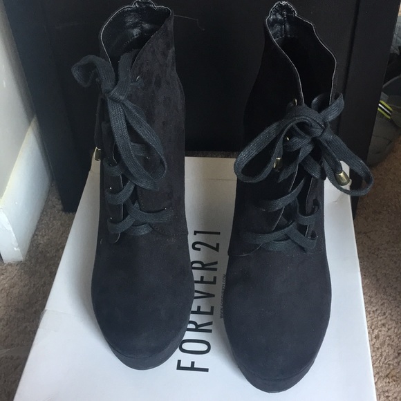 Forever21 platform lace Bootie - Picture 1 of 6